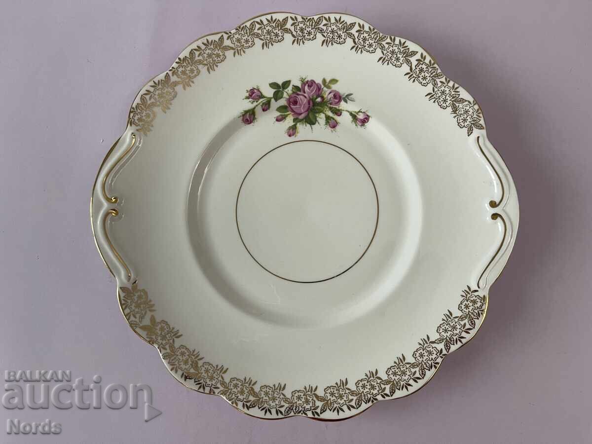 Un platou frumos de portelan cu preț 12.90 BGN | € 6.60 Un platou frumos de portelan cu preț 12.90 BGN | € 6.60