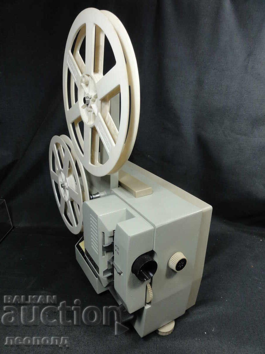 BZTs STAR RETRO SOCIALIST USSR 8mm FILM PROJECTOR APPARATUS RUS' with price 12.00 BGN | € 6.14 BZTs STAR RETRO SOCIALIST USSR 8mm FILM PROJECTOR APPARATUS RUS' with price 12.00 BGN | € 6.14