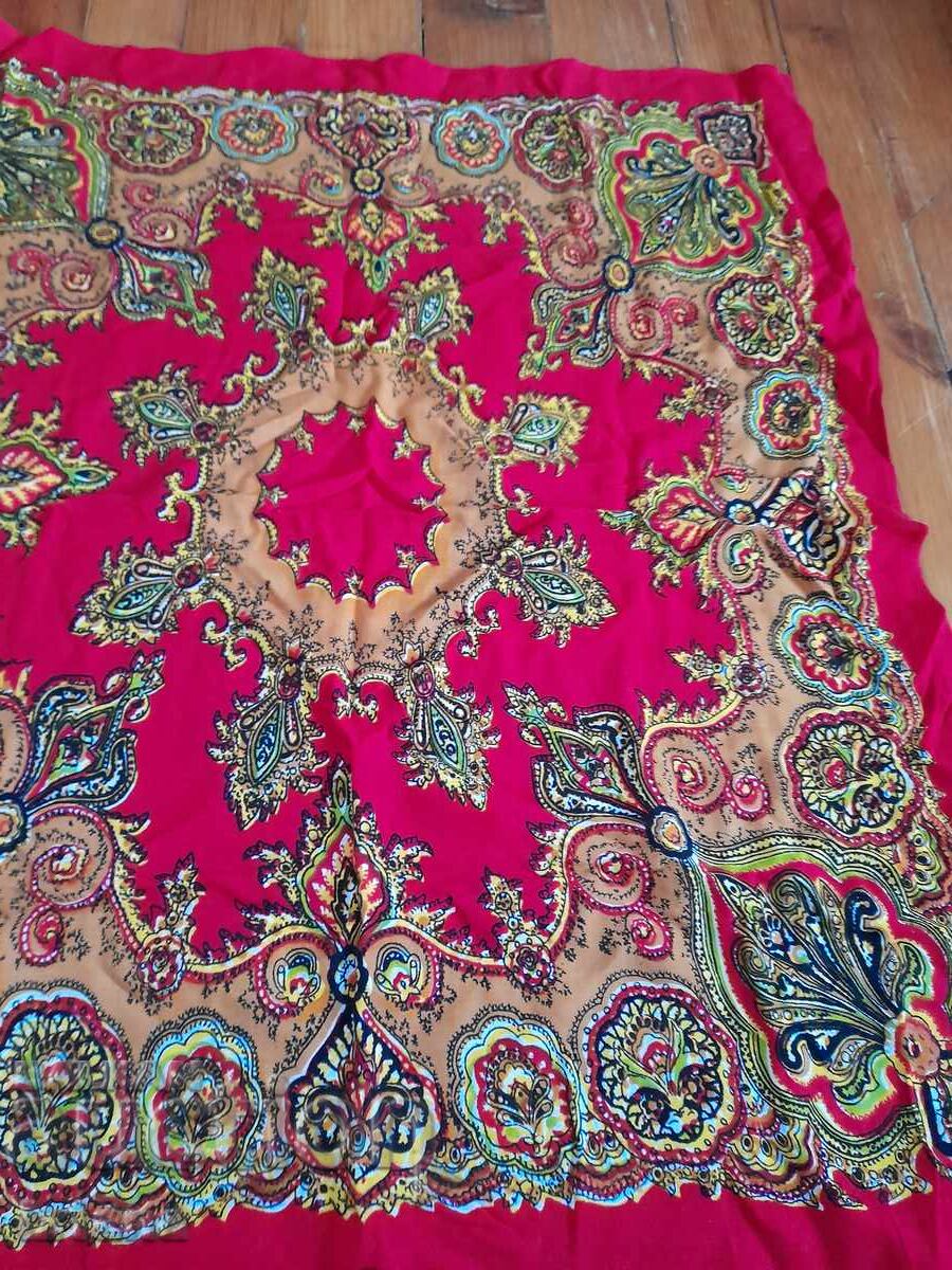 Παράδοση Παλιό μαντήλι στο κεφάλι Παράδοση Παλιό μαντήλι στο κεφάλι