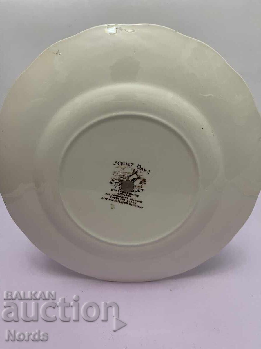 Auction Two-tiered Porcelain Plate Auction Two-tiered Porcelain Plate