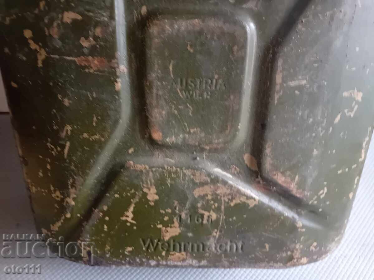 Licitație VECHE CANISTRĂ PENTRU COMBUSTIBIL 20 l, 1944, WEHRMACHT - WW2
