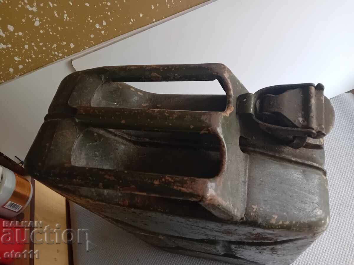 Livrarea VECHE CANISTRĂ PENTRU COMBUSTIBIL 20 l, 1944, WEHRMACHT - WW2