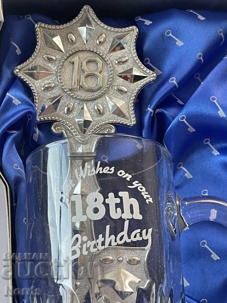 Παράδοση Δώρο Κουτί 18 ετών