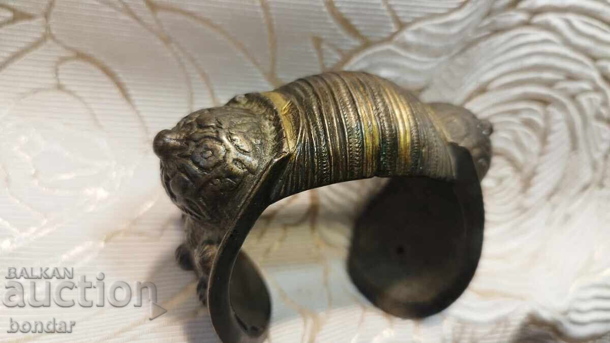 Bratara renascentista cu prastia