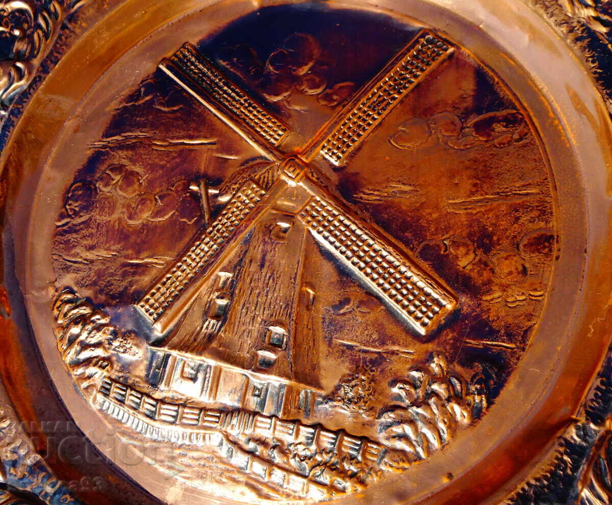 Χάλκινο πάνελ, ανάγλυφη εικόνα Μύλος, 38 εκ., 440 γρ με τιμή 39.00 BGN | € 19.94