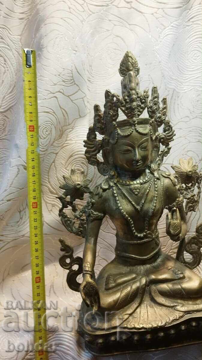 Buddha de bronz din Asia, Tibet, secolul al XVIII-lea/al XIX-lea cu preț 750.00 BGN | € 383.47 Buddha de bronz din Asia, Tibet, secolul al XVIII-lea/al XIX-lea cu preț 750.00 BGN | € 383.47