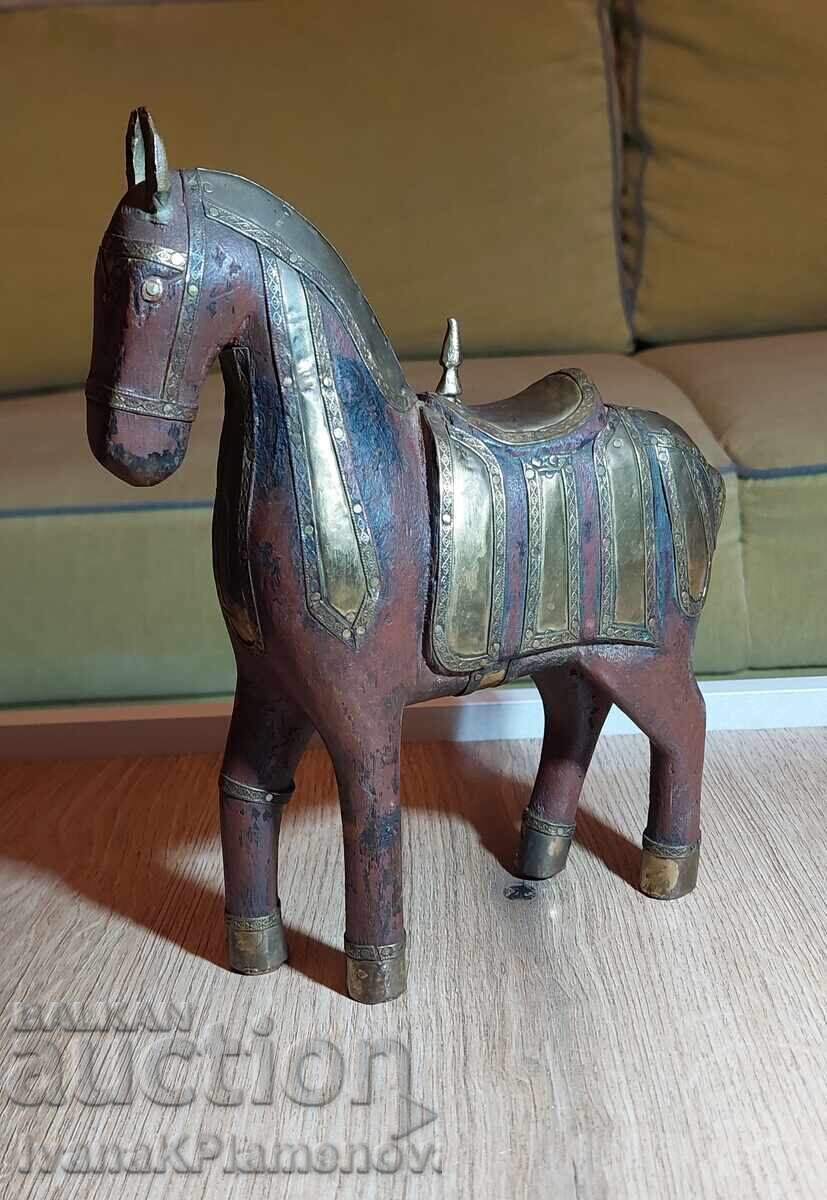 Obiecte din alamă sculptate în lemn pentru cunoscători cu preț € 34.00 | 66.50 BGN