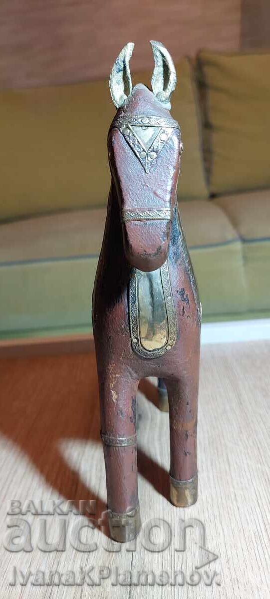 Obiecte din alamă sculptate în lemn pentru cunoscători - 5