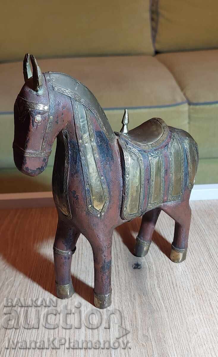 Obiecte din alamă sculptate în lemn pentru cunoscători - 6