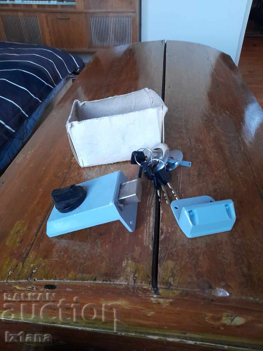 Old additional lock, latch with price 47.00 BGN | € 24.03 Old additional lock, latch with price 47.00 BGN | € 24.03