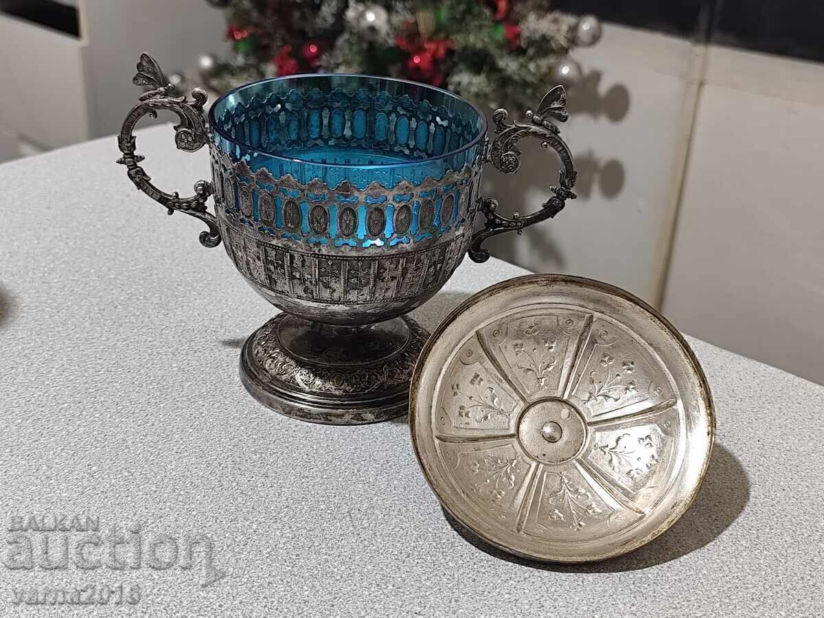 Zaharniță / Bombonieră Antică WMF – Germania, Art Nouveau cu preț € 250.00 | 488.96 BGN Zaharniță / Bombonieră Antică WMF – Germania, Art Nouveau cu preț € 250.00 | 488.96 BGN