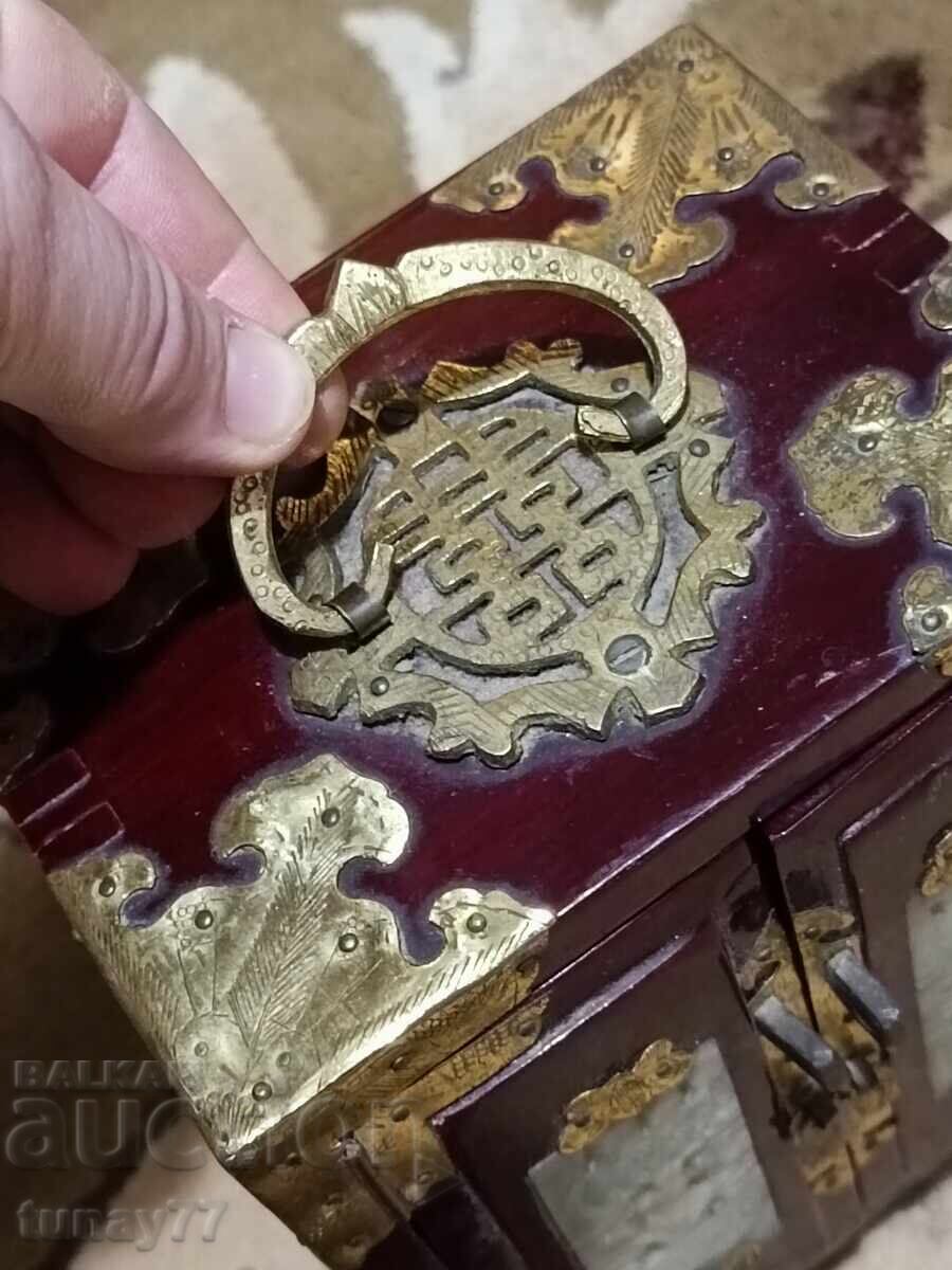 Винтидж ориенталско ковчеже за бижута Нефритени и панели - 7