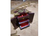 Βίντατζ ανατολίτικο κοσμηματοθήκη με νεφρίτη και πάνελ