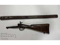 Pușcă veche cu știfturi