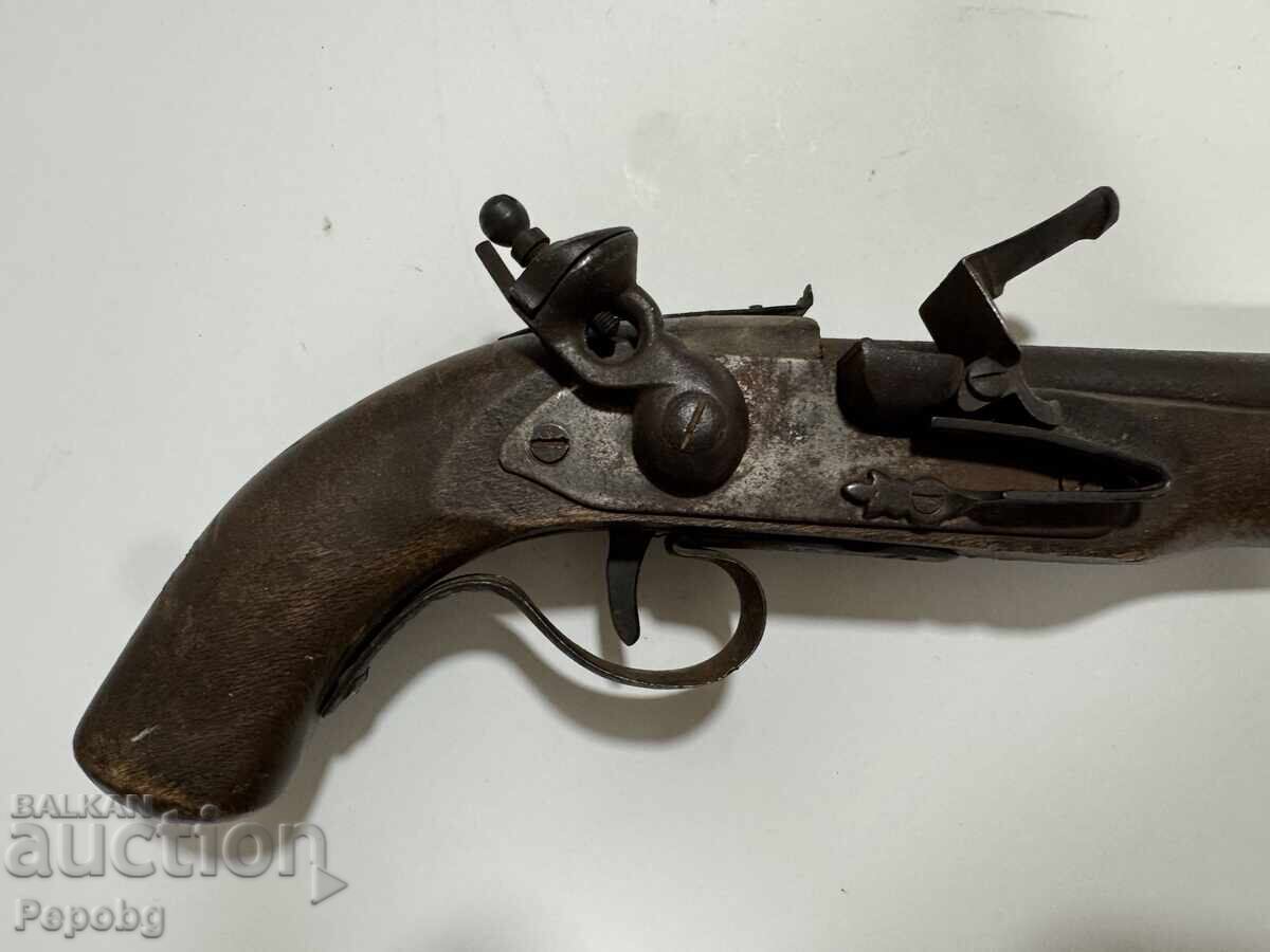 Стар кремъчен пищов, пистолет с цена 160.00 лв. | € 81.81 Стар кремъчен пищов, пистолет с цена 160.00 лв. | € 81.81