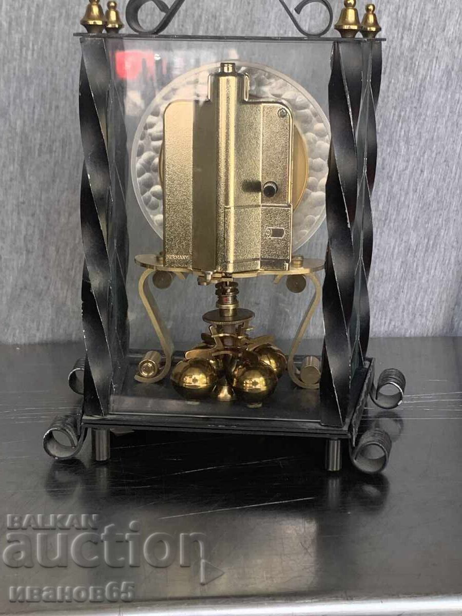 desk clock with price 70.00 BGN | € 35.79