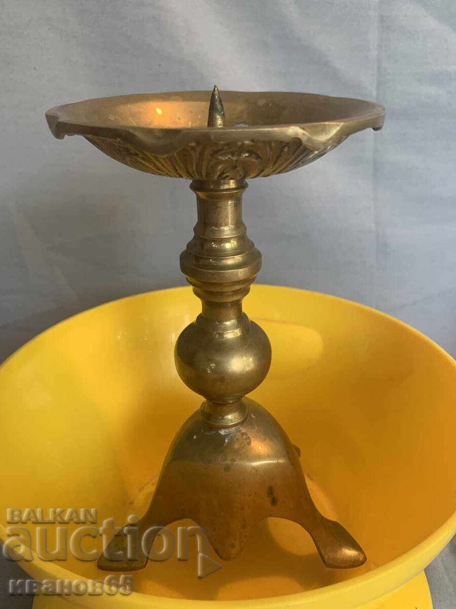 παλιό μπρούτζινο κηροπήγιο με τιμή 60.00 BGN | € 30.68