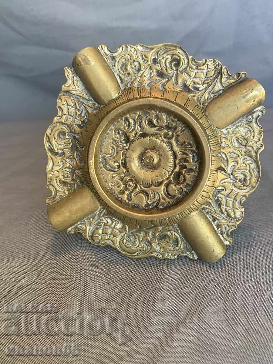 Brass ashtray with matchbox holder with decoration - 6 Brass ashtray with matchbox holder with decoration - 6