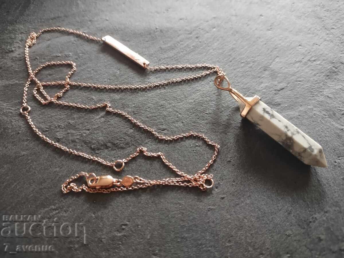 Colier, elegant, de designer original, cu ștampila 7.11.2025 cu preț 199.00 BGN | € 101.75