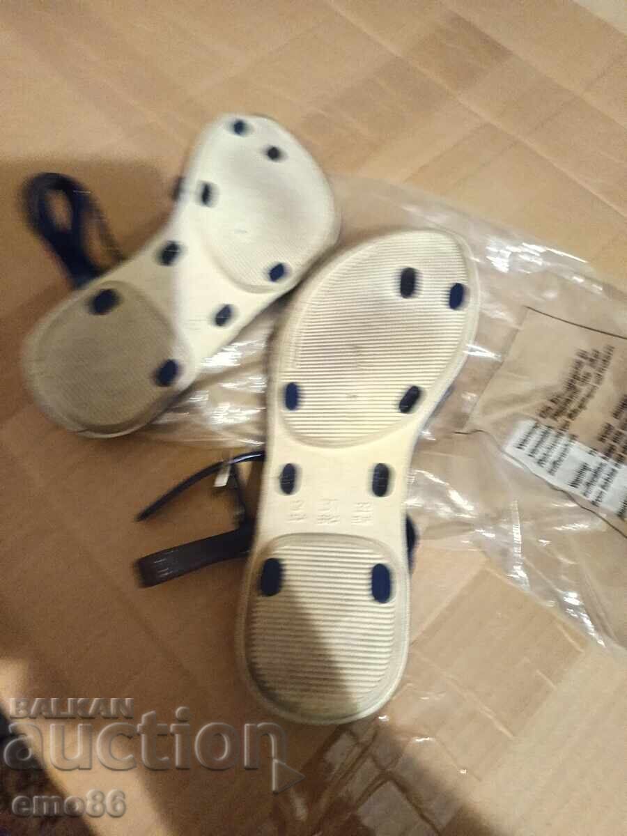 Licitație Sandale mărimea 33 B.Z.C