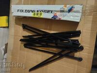 Trei picior pentru pictură și altele B.Z.C