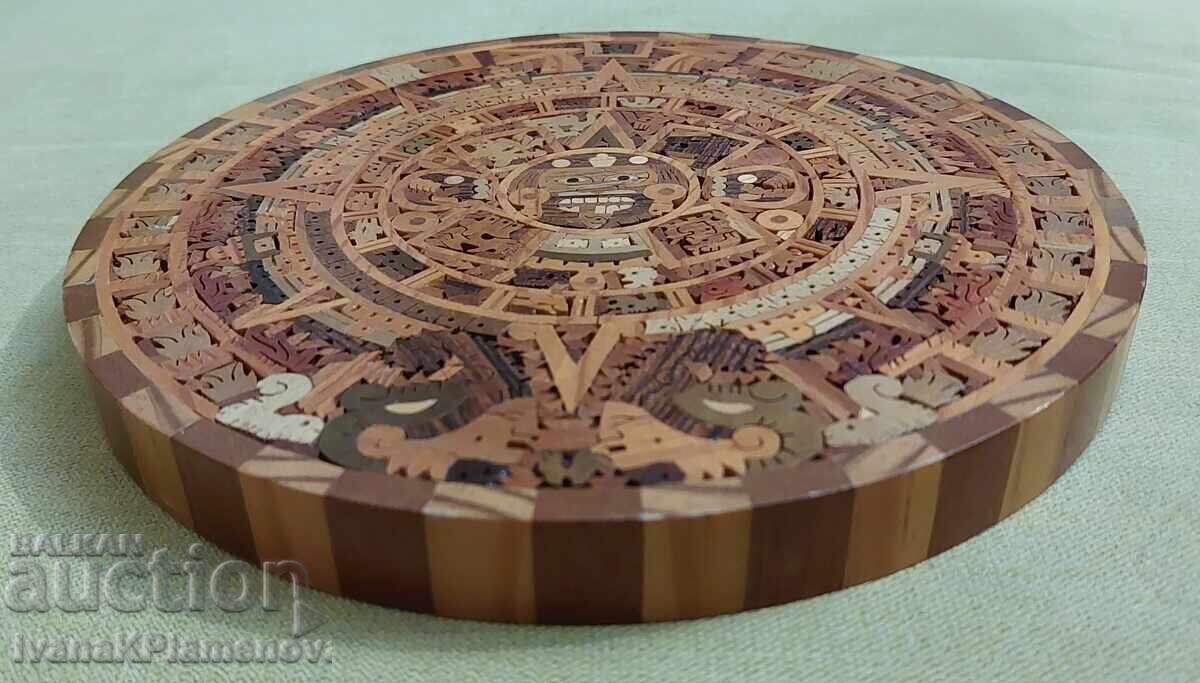 Auction  Wooden panel for connoisseurs