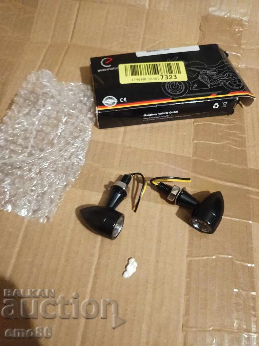 2 Led φλας για μηχανή Β.Ζ.Τ 2 Led φλας για μηχανή Β.Ζ.Τ