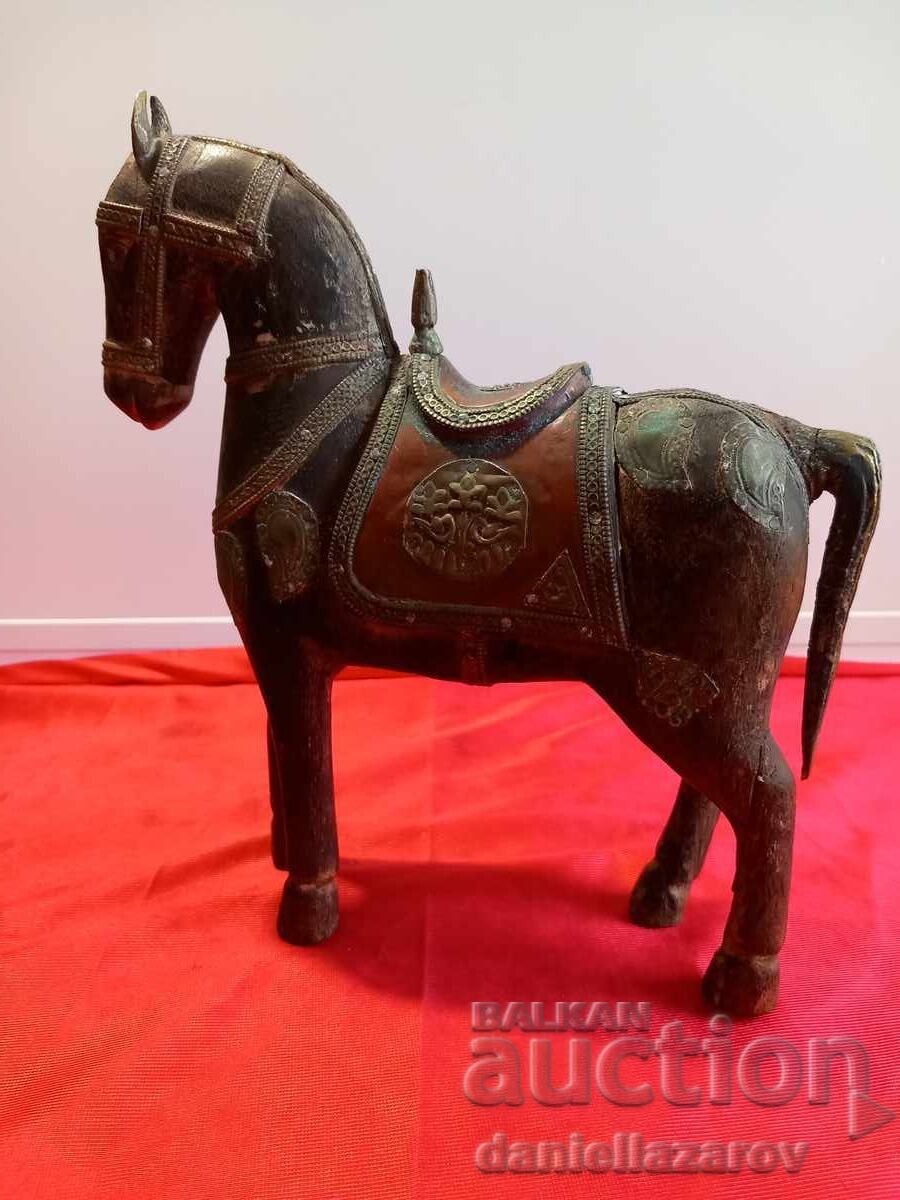 Statuetă Veche CAL, Lemn și Bronz