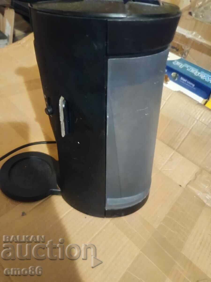 Καφετιέρα με κάψουλες Β.Ζ.Τ με τιμή 3.00 BGN | € 1.53 Καφετιέρα με κάψουλες Β.Ζ.Τ με τιμή 3.00 BGN | € 1.53