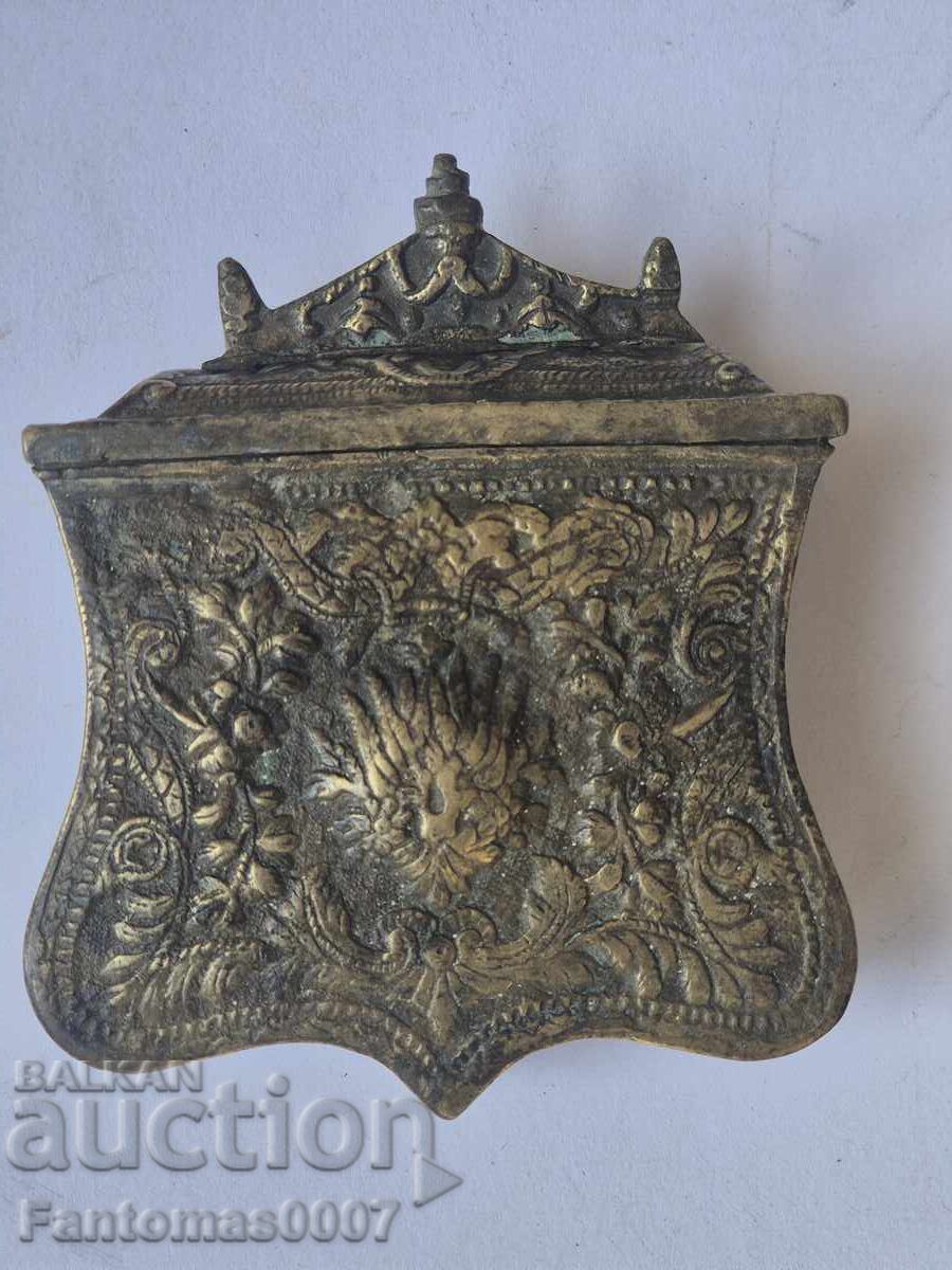 OLD AUTHENTIC FLINTLOCK-POWDER HORN with price 245.00 BGN | € 125.27 OLD AUTHENTIC FLINTLOCK-POWDER HORN with price 245.00 BGN | € 125.27