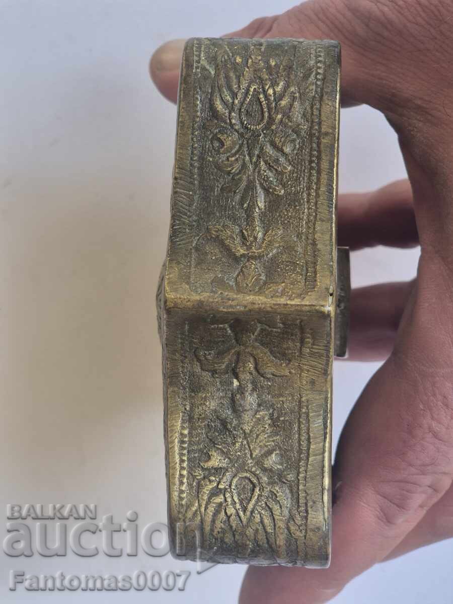 OLD AUTHENTIC FLINTLOCK-POWDER HORN - 6 OLD AUTHENTIC FLINTLOCK-POWDER HORN - 6