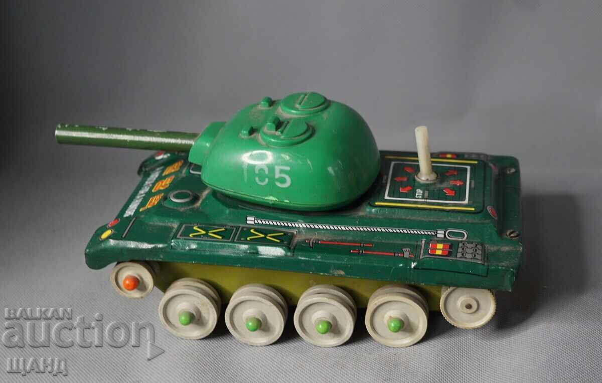 Old metal toy tank model, battery operated
