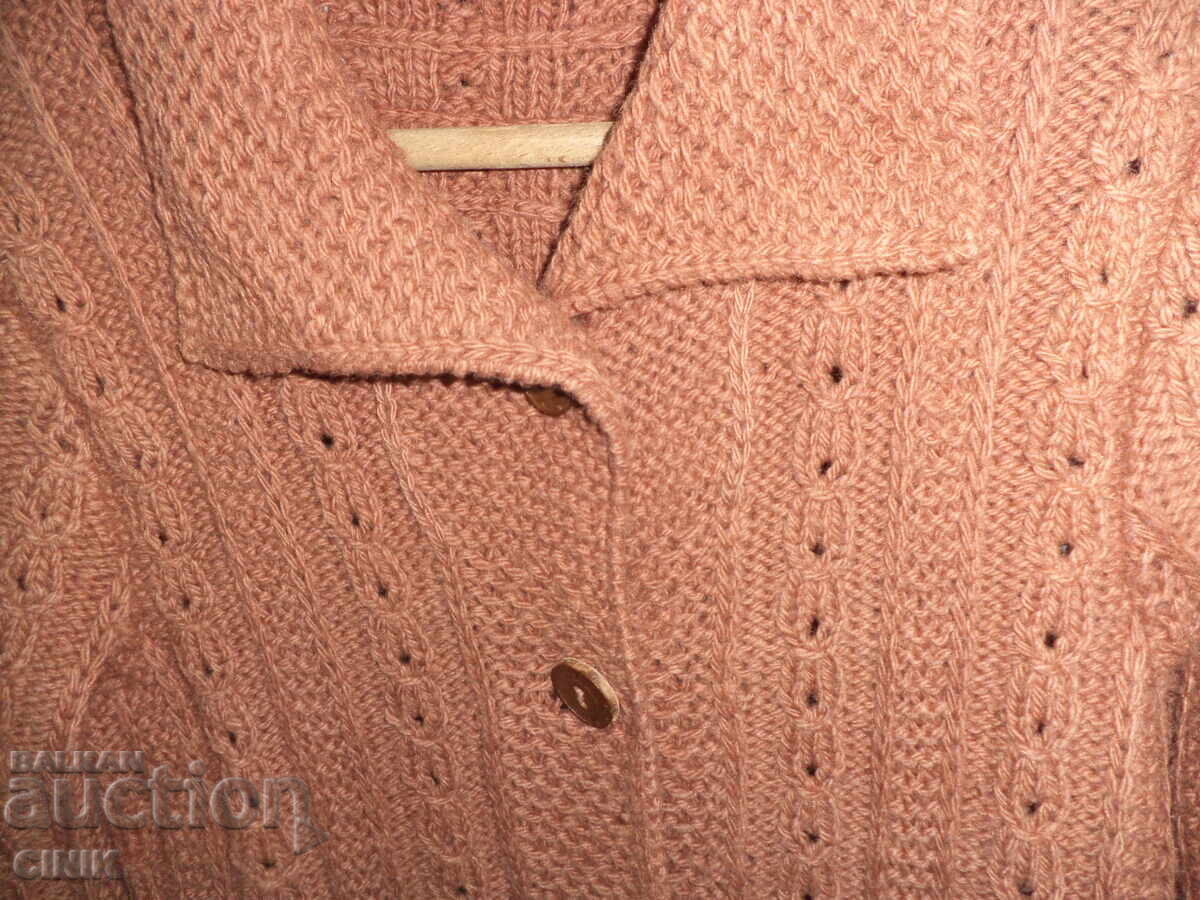 Γυναικείο πλεκτό παλτό με τιμή 25.00 BGN | € 12.78