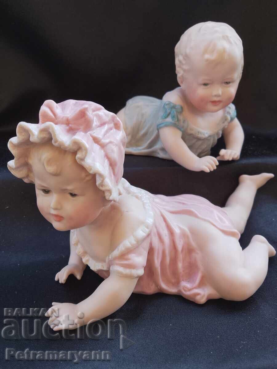 Αντίκες αγαλματίδια "Μωρό πιάνο"