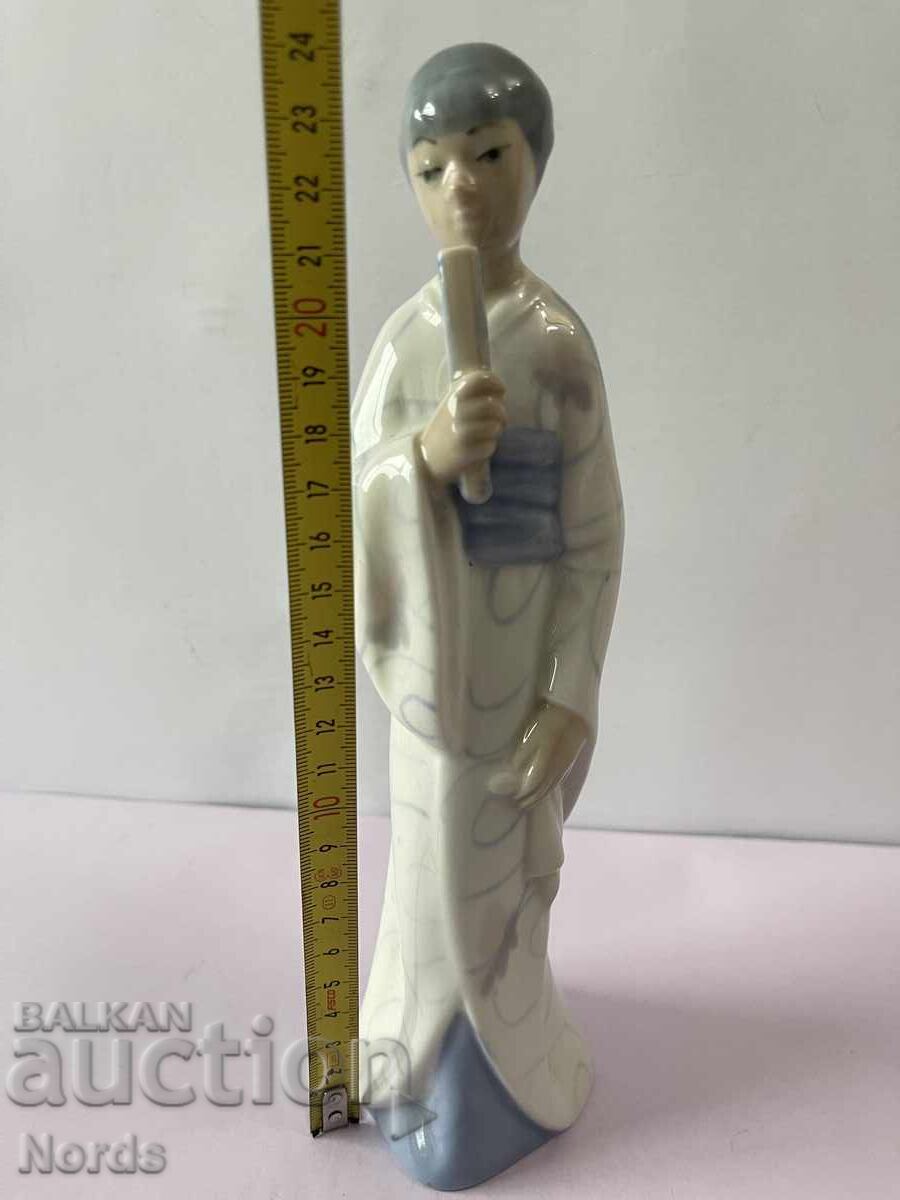 Porcelain figurine with markings - 6 Porcelain figurine with markings - 6