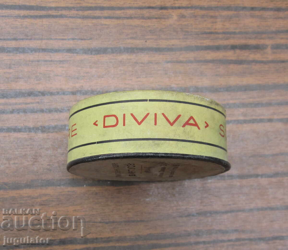 Delivery of Kingdom of Bulgaria antique lady's powder virtuoso in a box