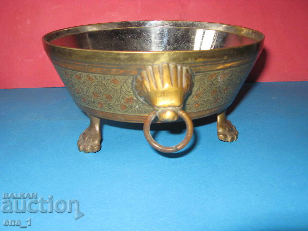 Декоративна винтидж купа в Ориенталски стил от месинг с цена 99.99 лв. | € 51.12 Декоративна винтидж купа в Ориенталски стил от месинг с цена 99.99 лв. | € 51.12