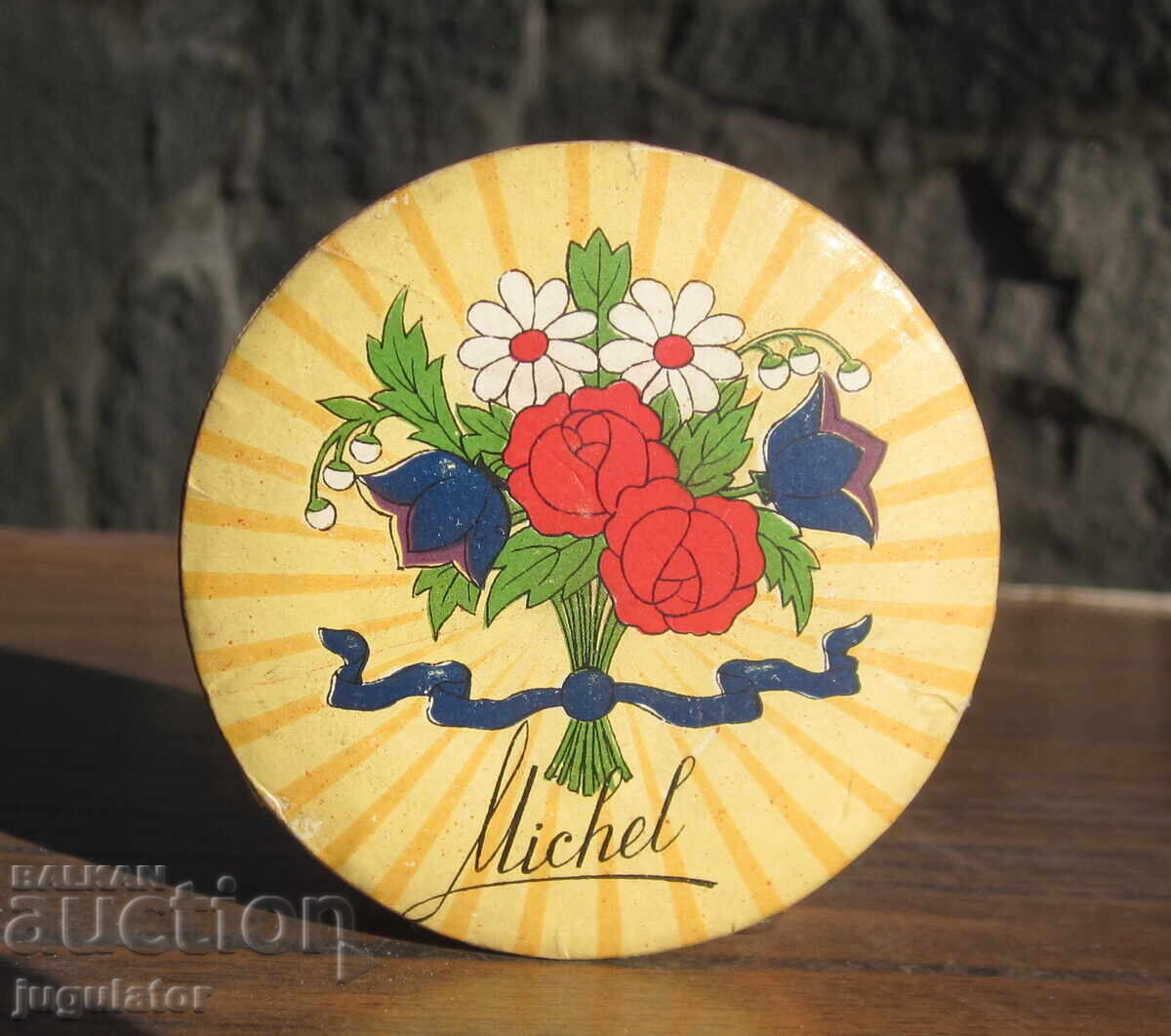 Kingdom of Bulgaria antique ladies' powder Michel in a box with price 40.00 BGN | € 20.45