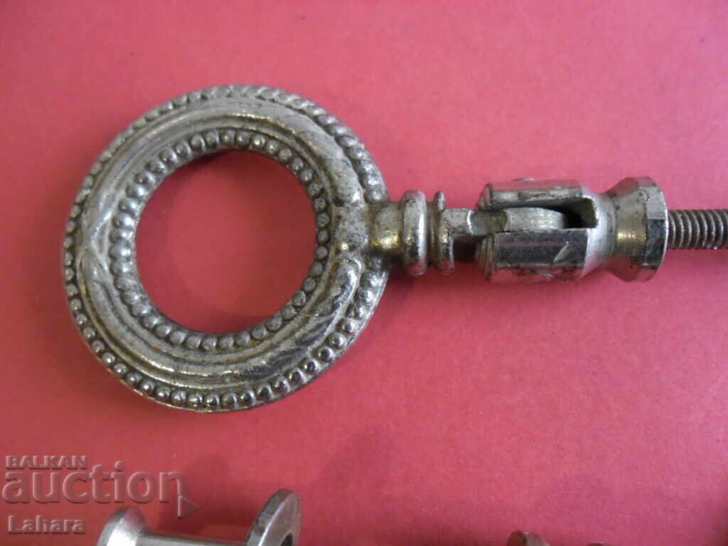 Аукцион Старинни дръжки за чекмеджета или врати Аукцион Старинни дръжки за чекмеджета или врати