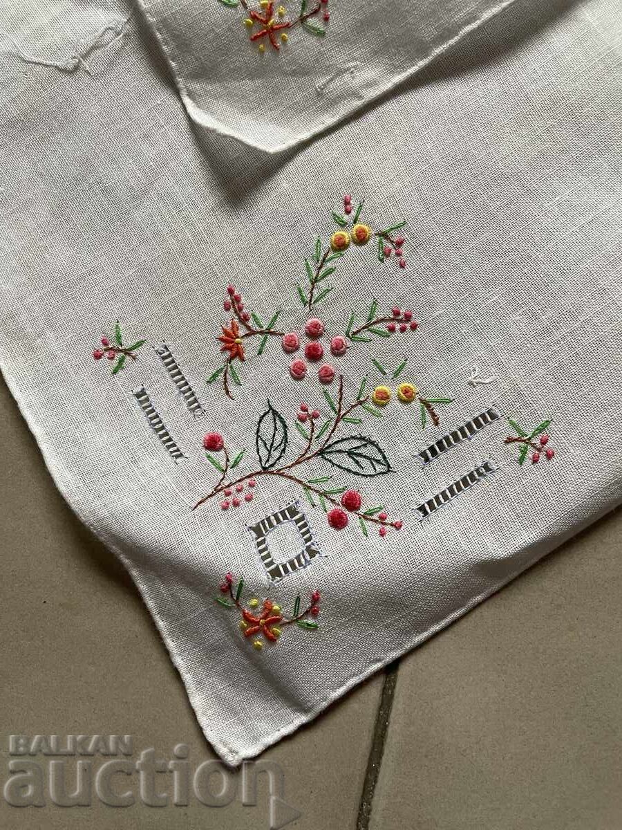 Batiste handkerchiefs, hand-embroidered - 5 pcs with price 34.95 BGN | € 17.87