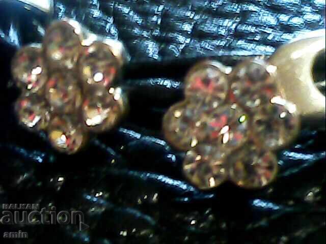 Brățară din piele folosită, frumoasă, cu cristale cu preț 10.00 BGN | € 5.11