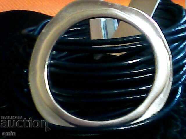 Όμορφο μαγνητικό δερμάτινο βραχιόλι