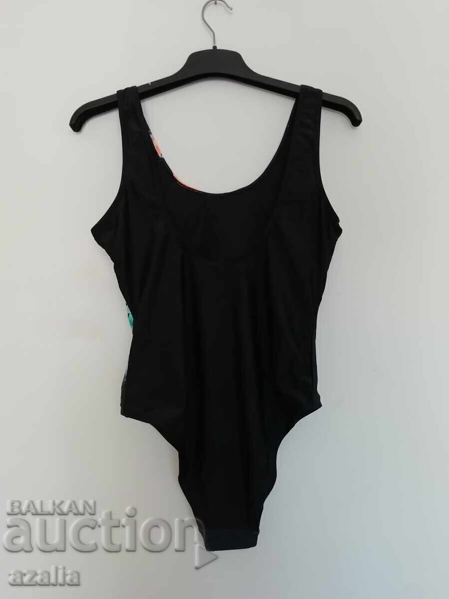 Costum de baie întreg, mărimea L cu preț € 12.27 | 24.00 BGN Costum de baie întreg, mărimea L cu preț € 12.27 | 24.00 BGN