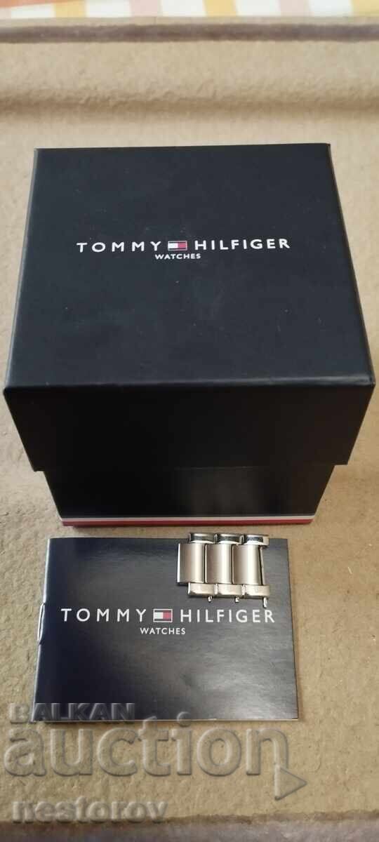BOX AND LINKS BRACELET WATCH TOMMY HILFIGER