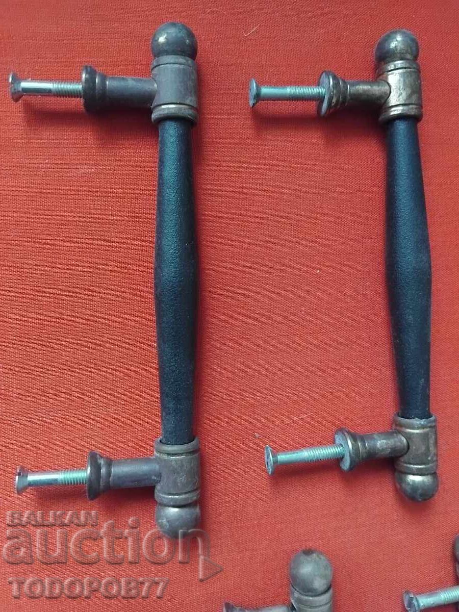 Παλιά μεταλλικά πόμολα για ντουλάπια με τιμή 0.01 BGN | € 0.01 Παλιά μεταλλικά πόμολα για ντουλάπια με τιμή 0.01 BGN | € 0.01