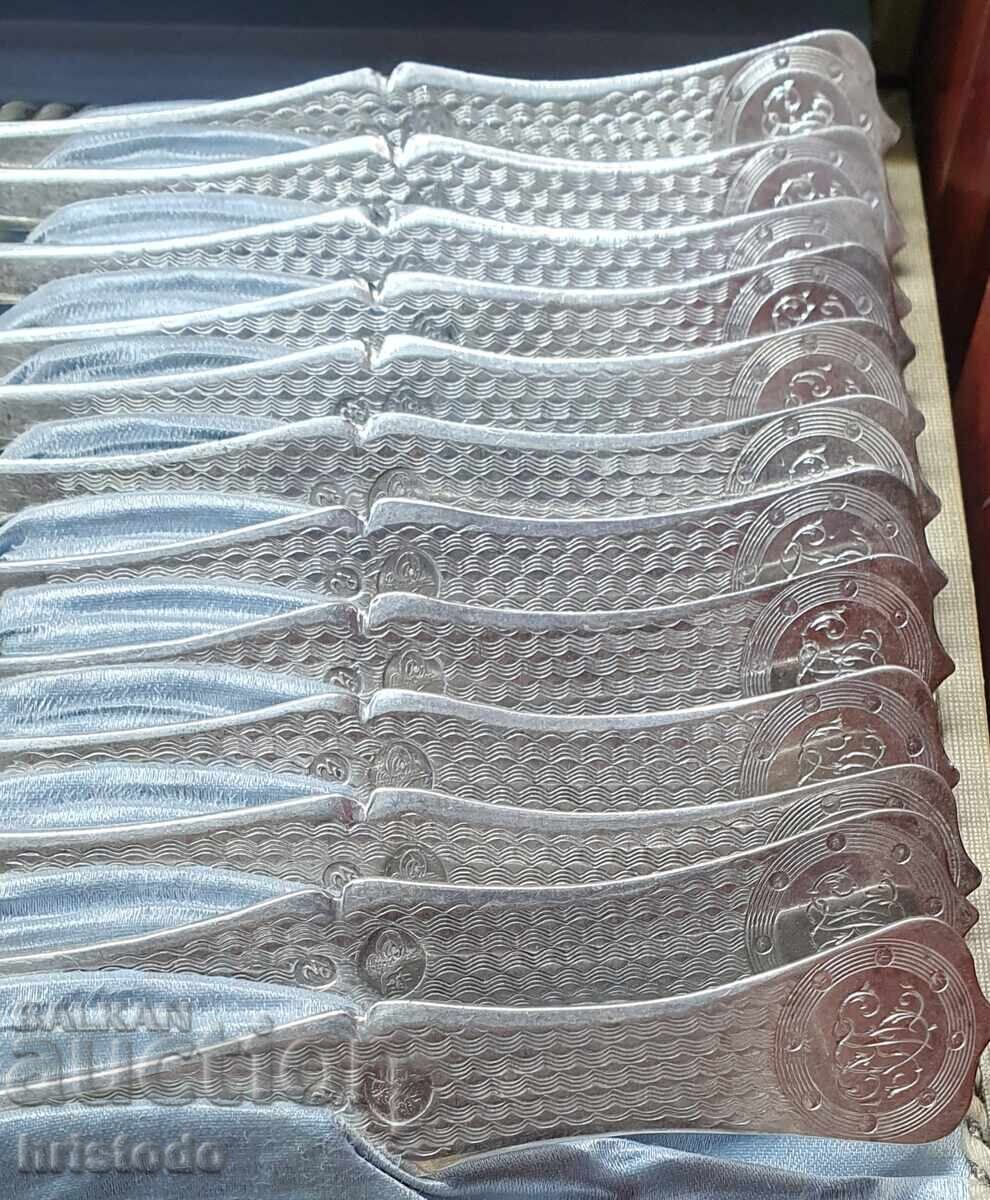 Σετ Ασημένια Τουρκικά Κουτάλια με τιμή 1300.00 BGN | € 664.68 Σετ Ασημένια Τουρκικά Κουτάλια με τιμή 1300.00 BGN | € 664.68