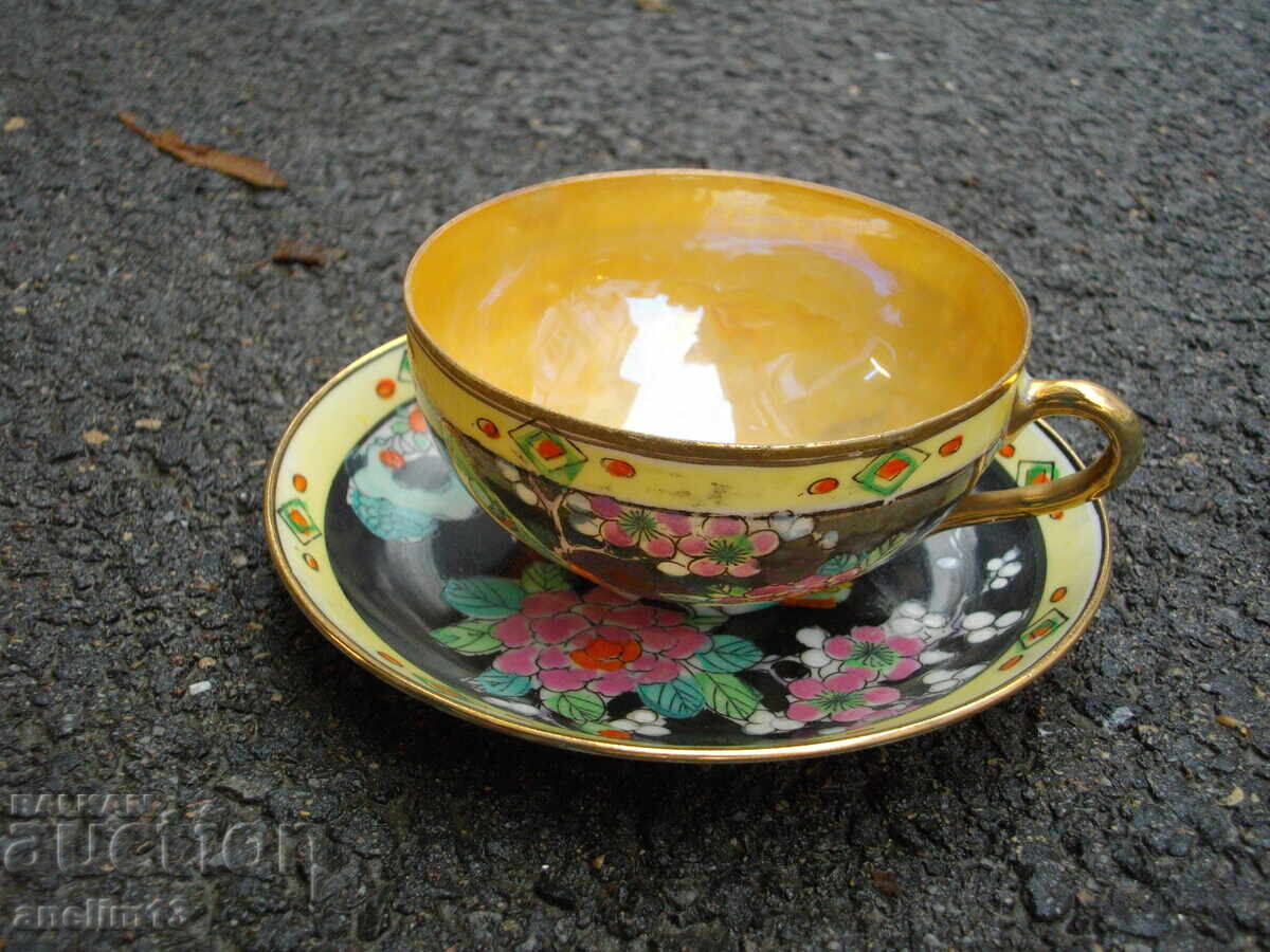 Аукцион ПОРЦЕЛАНОВА ЧАШКА И ЧИНИЙКА ЗА ЧАЙ ИЛИ КАФЕ