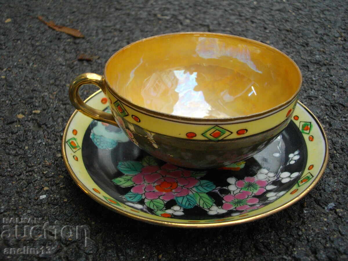 Доставка на ПОРЦЕЛАНОВА ЧАШКА И ЧИНИЙКА ЗА ЧАЙ ИЛИ КАФЕ