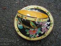 Πορσελάνινο φλιτζάνι και πιατάκι για τσάι ή καφέ