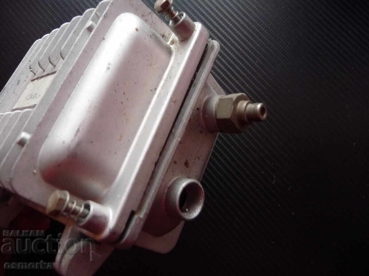 Amplificator pentru programe de televiziune prin cablu, montaj exterior, cutie - 5 Amplificator pentru programe de televiziune prin cablu, montaj exterior, cutie - 5